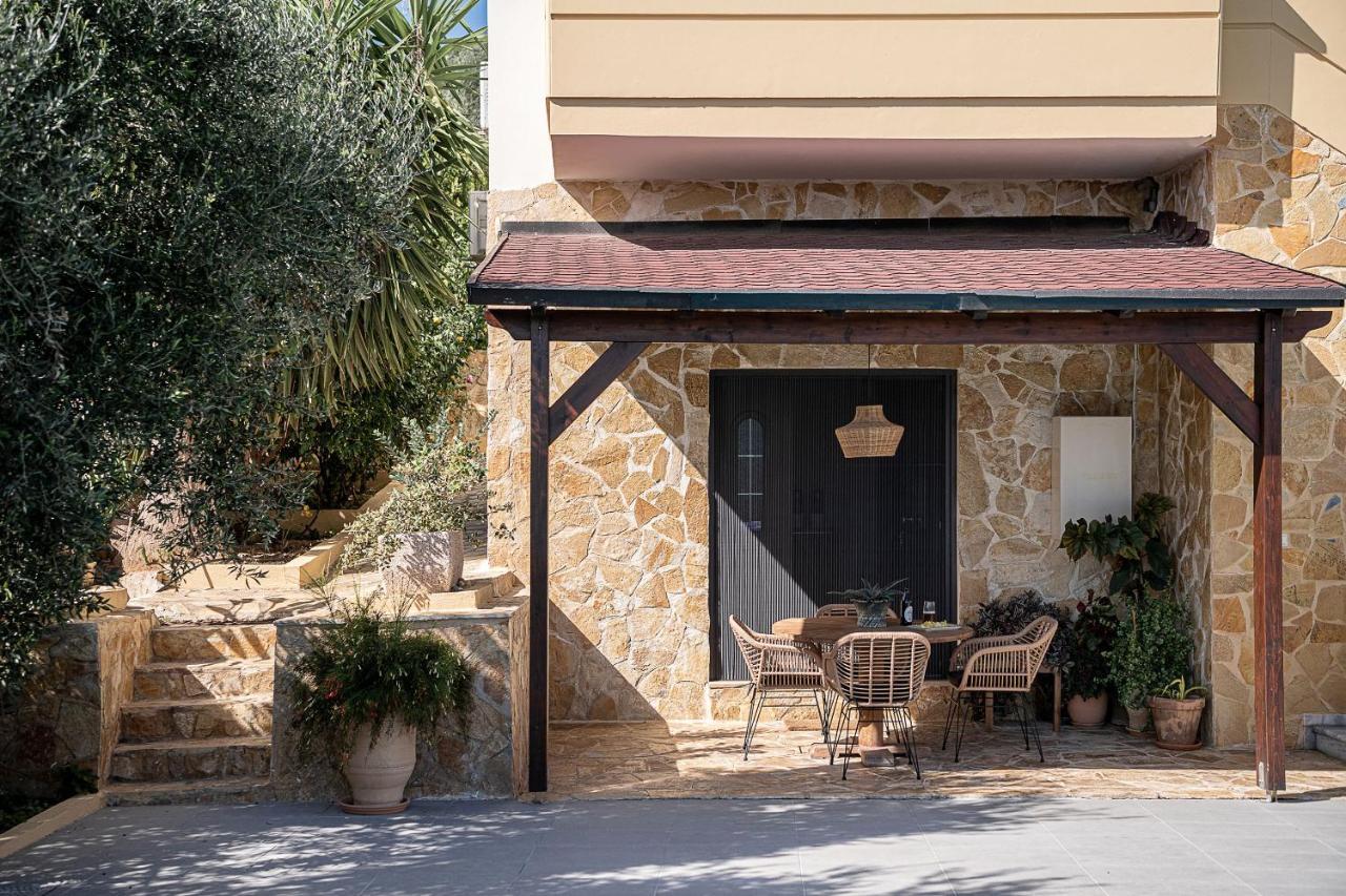 Villa Hibiscus Spiliá Екстериор снимка