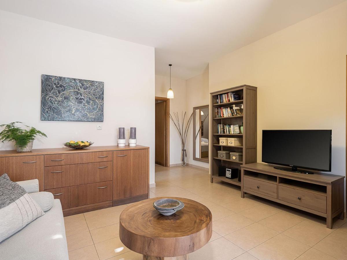 Villa Hibiscus Spiliá Екстериор снимка