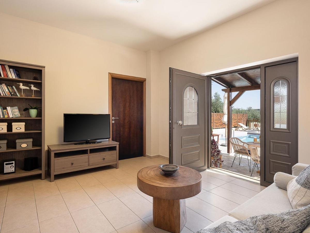 Villa Hibiscus Spiliá Екстериор снимка