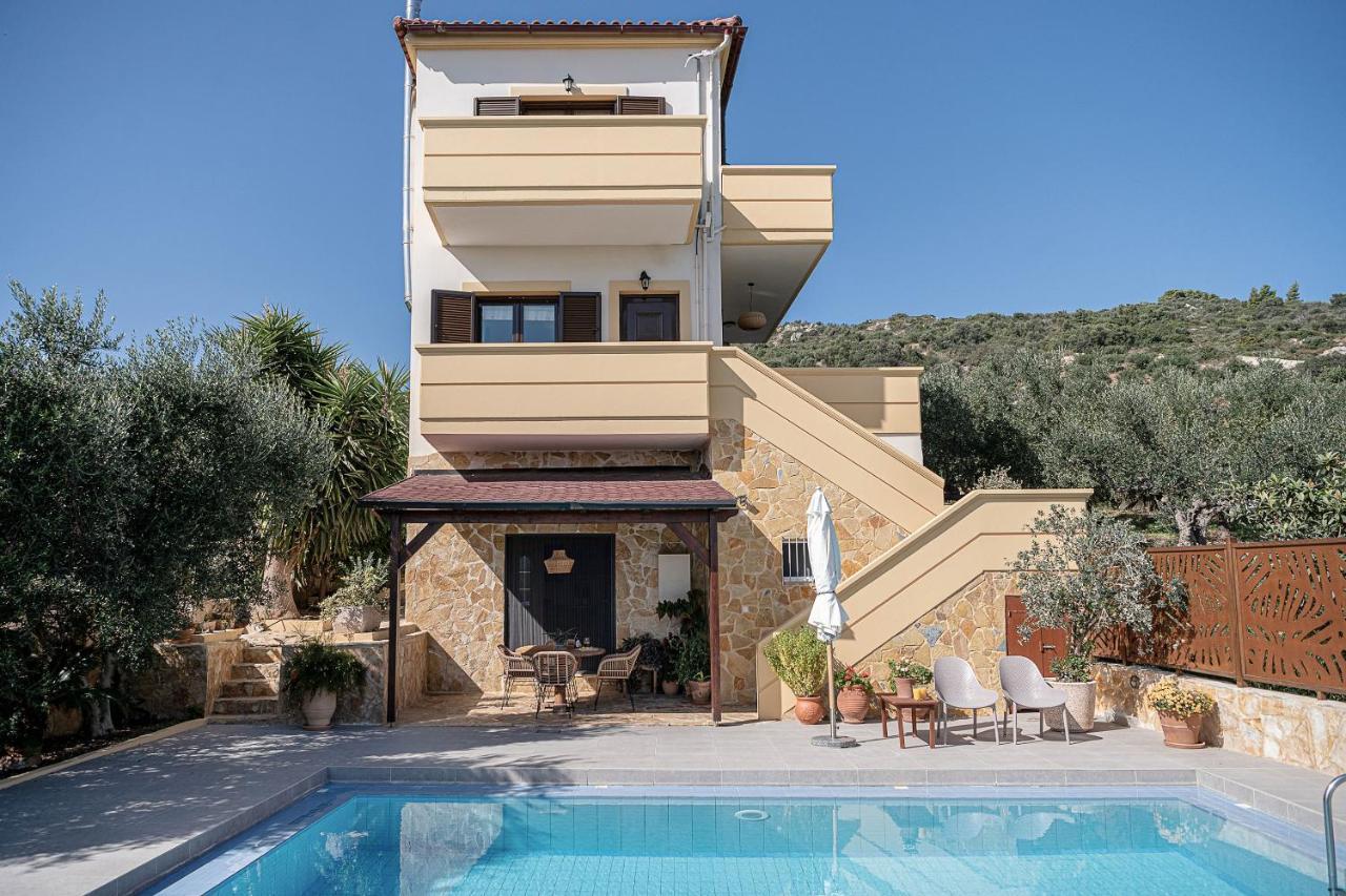 Villa Hibiscus Spiliá Екстериор снимка