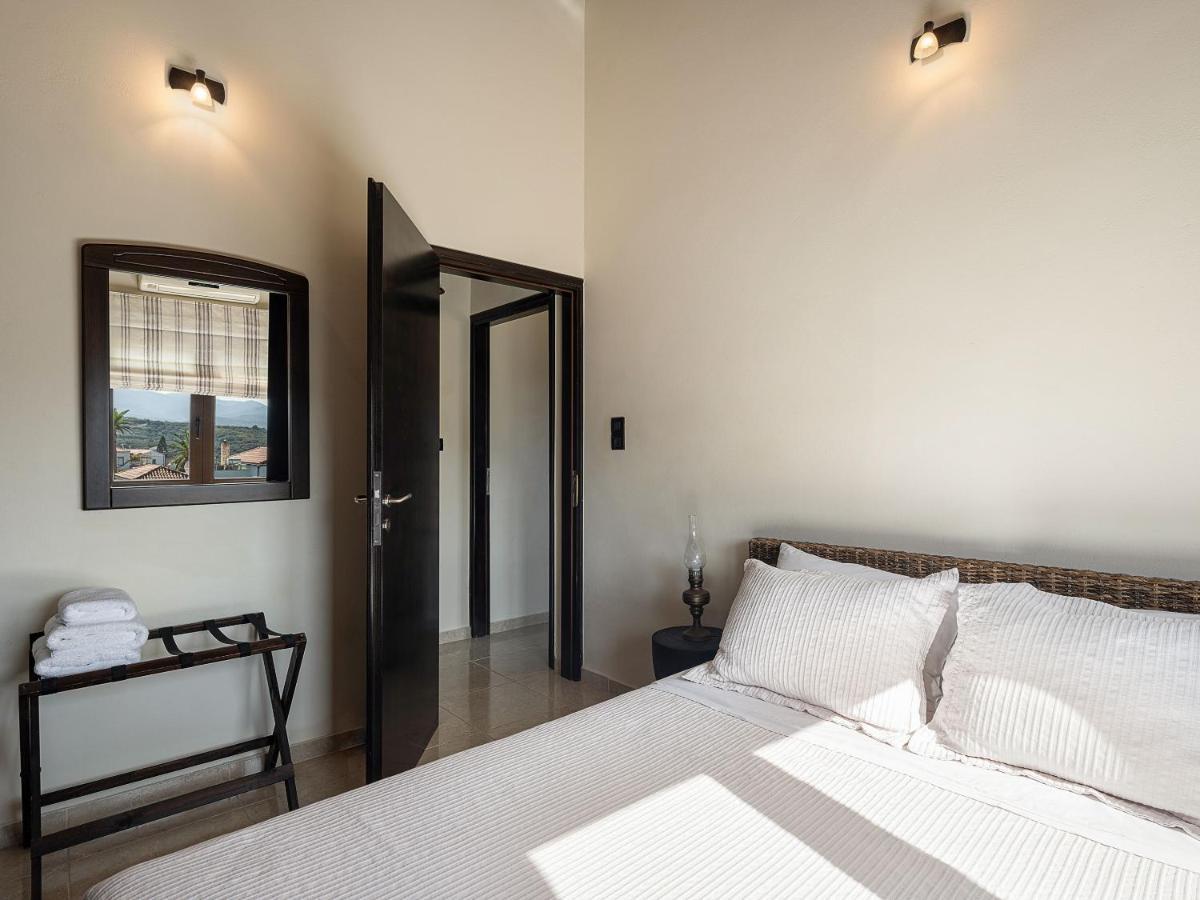 Villa Hibiscus Spiliá Екстериор снимка