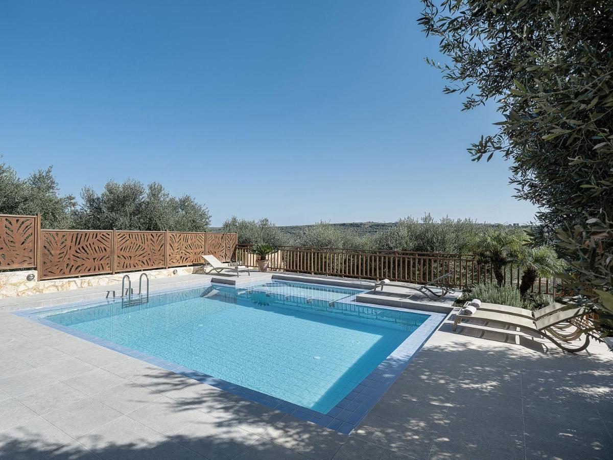 Villa Hibiscus Spiliá Екстериор снимка