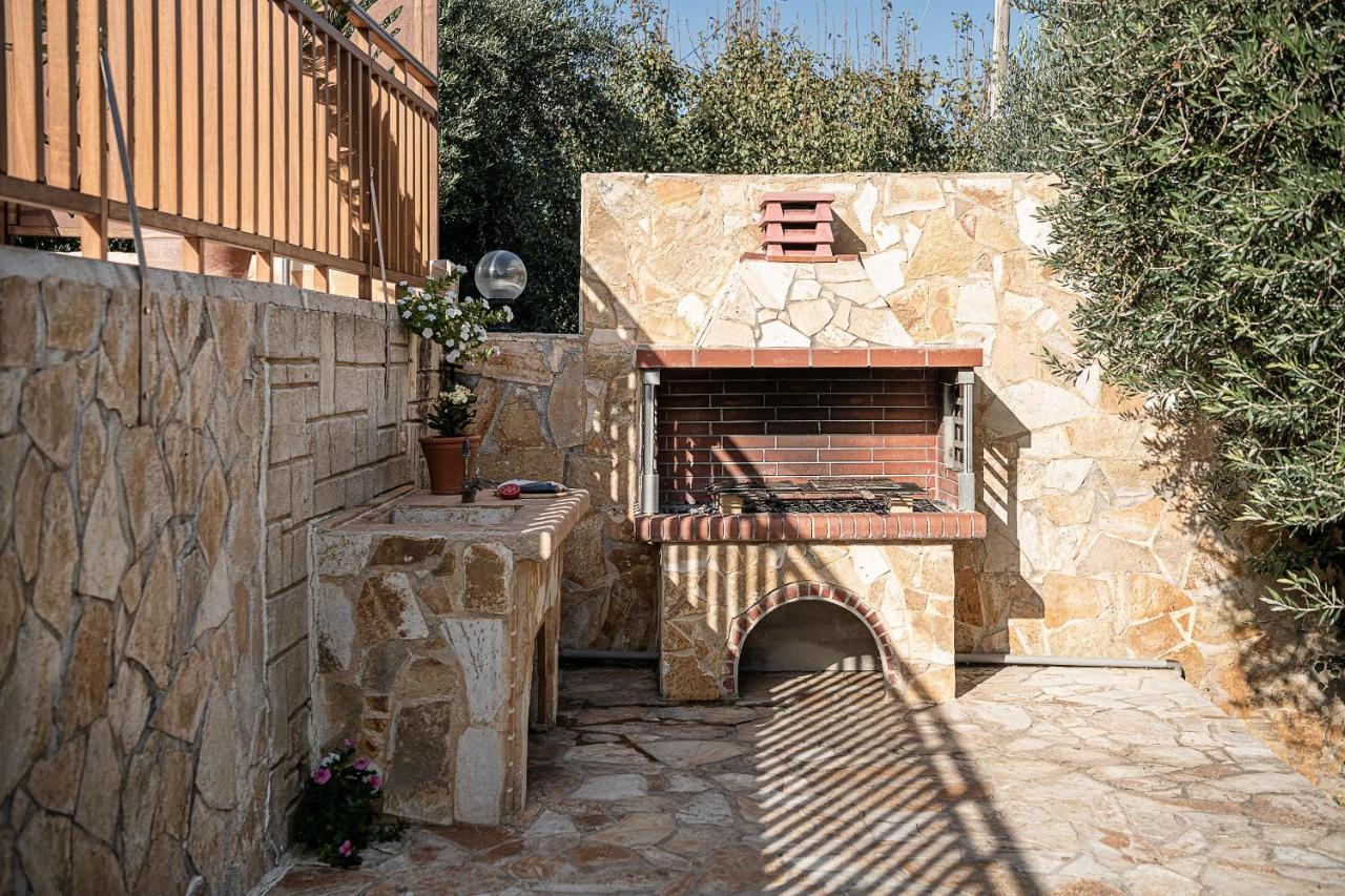 Villa Hibiscus Spiliá Екстериор снимка
