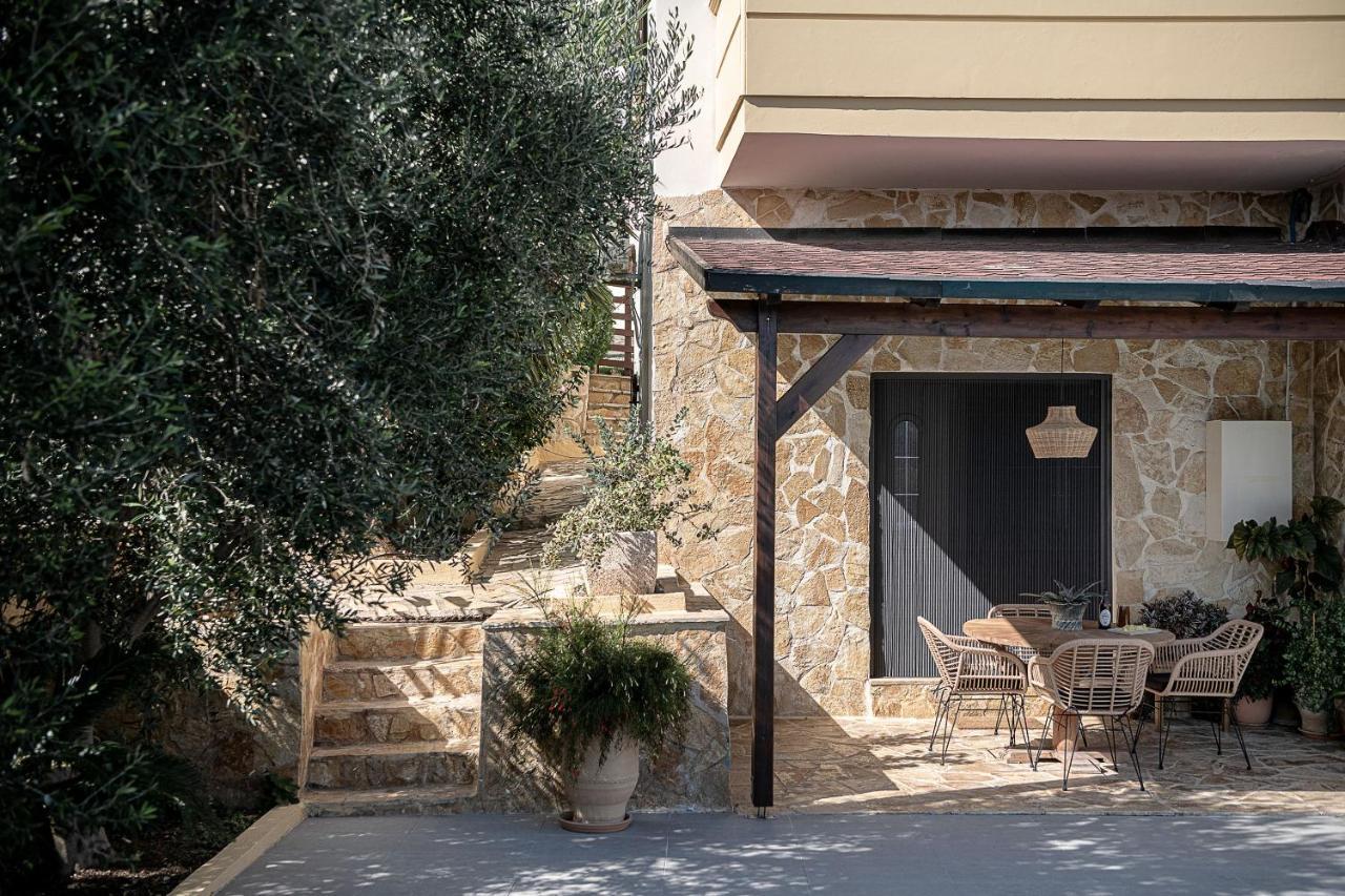 Villa Hibiscus Spiliá Екстериор снимка